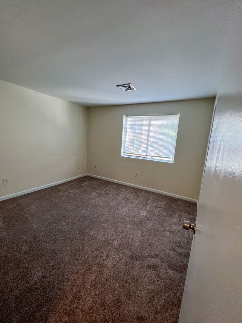 Fall River Apartment: 4000 North Main Street