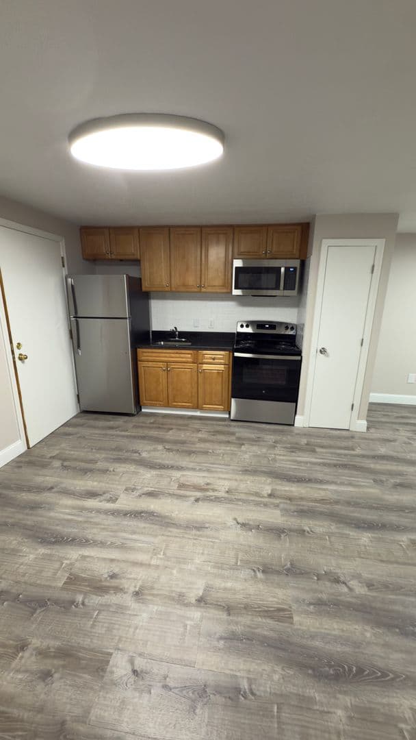 Gardner Apartment: 90 Ridgewood Lane