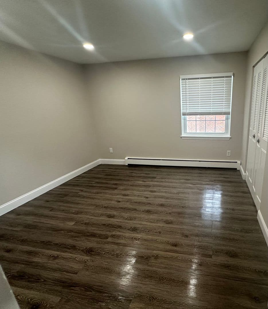 Middletown Apartment: 3 Admiralty Drive