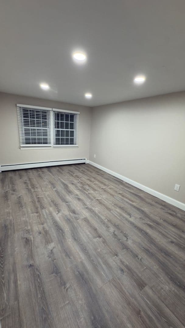 Gardner Apartment: 90 Ridgewood Lane
