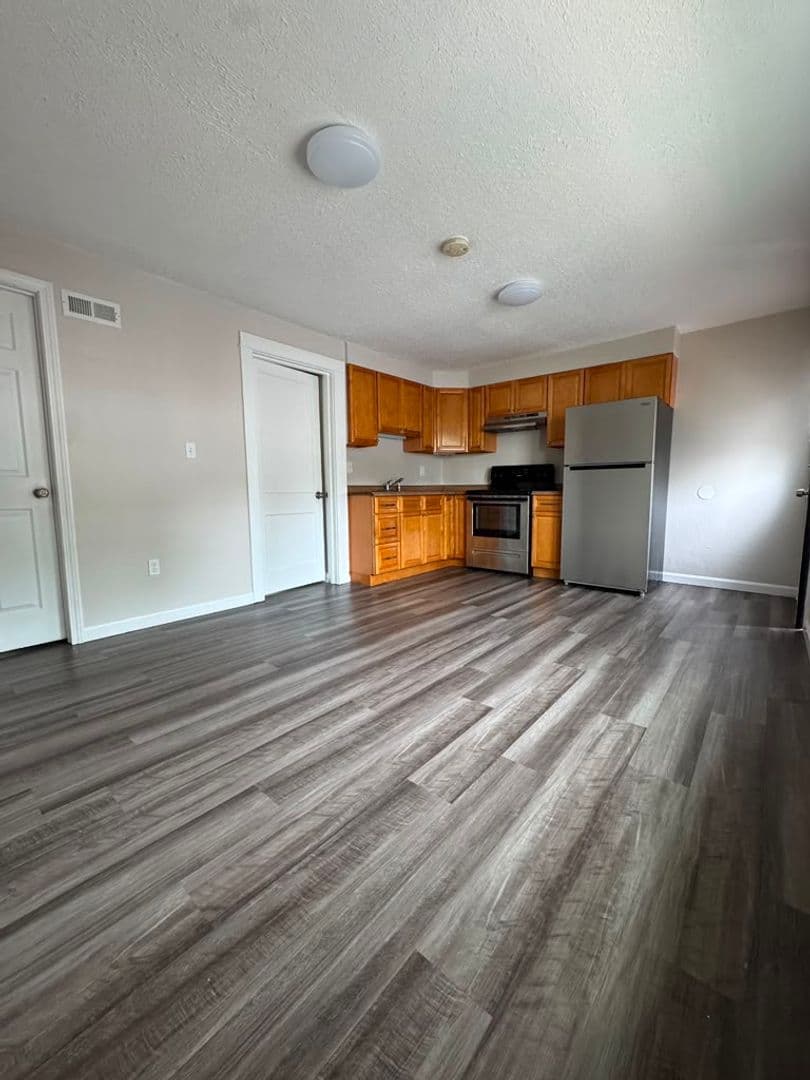 Lancaster Apartment: 15 Dairy Road