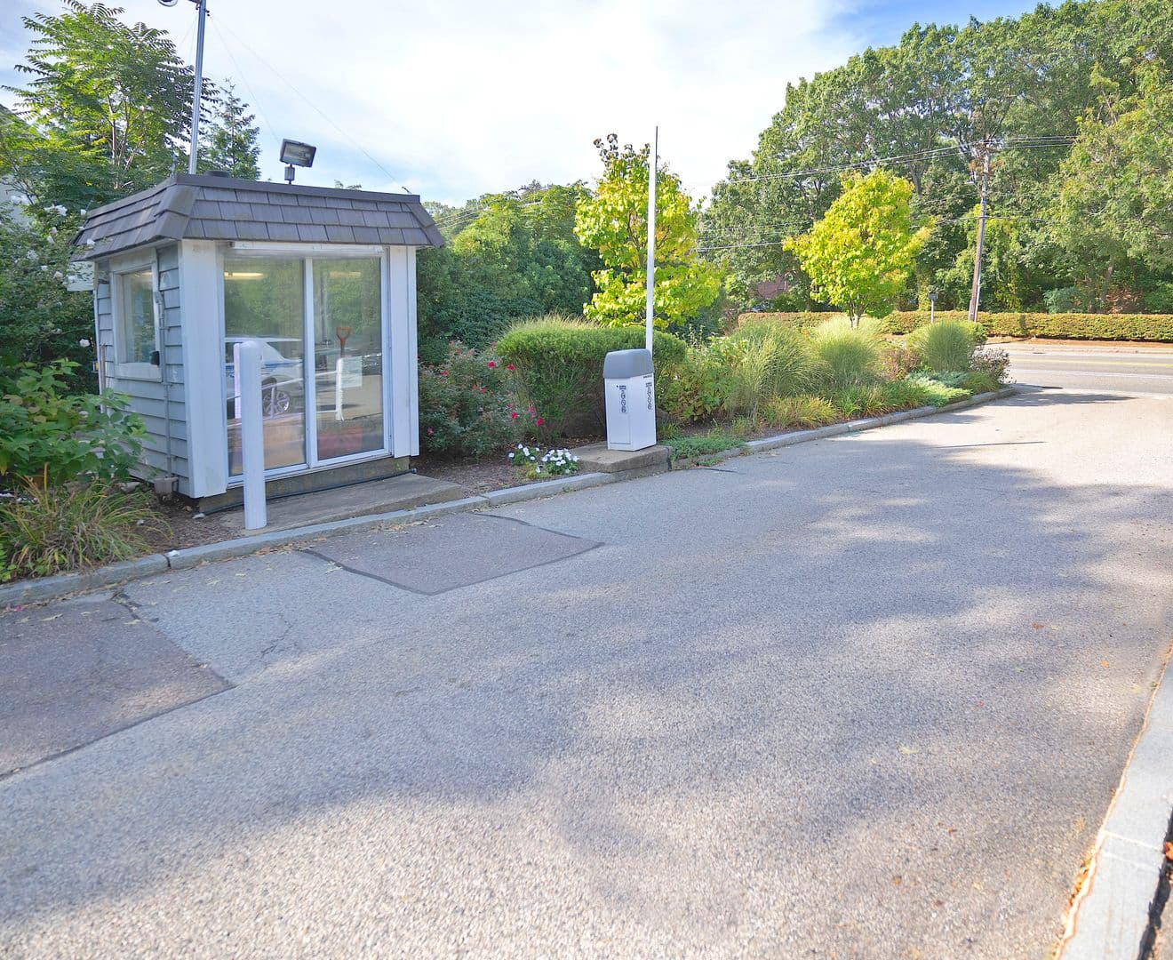Quincy Apartment: 1020 Southern Artery