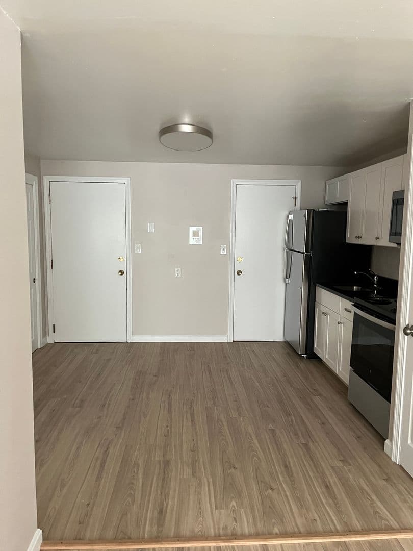 Gardner Apartment: 90 Ridgewood Lane