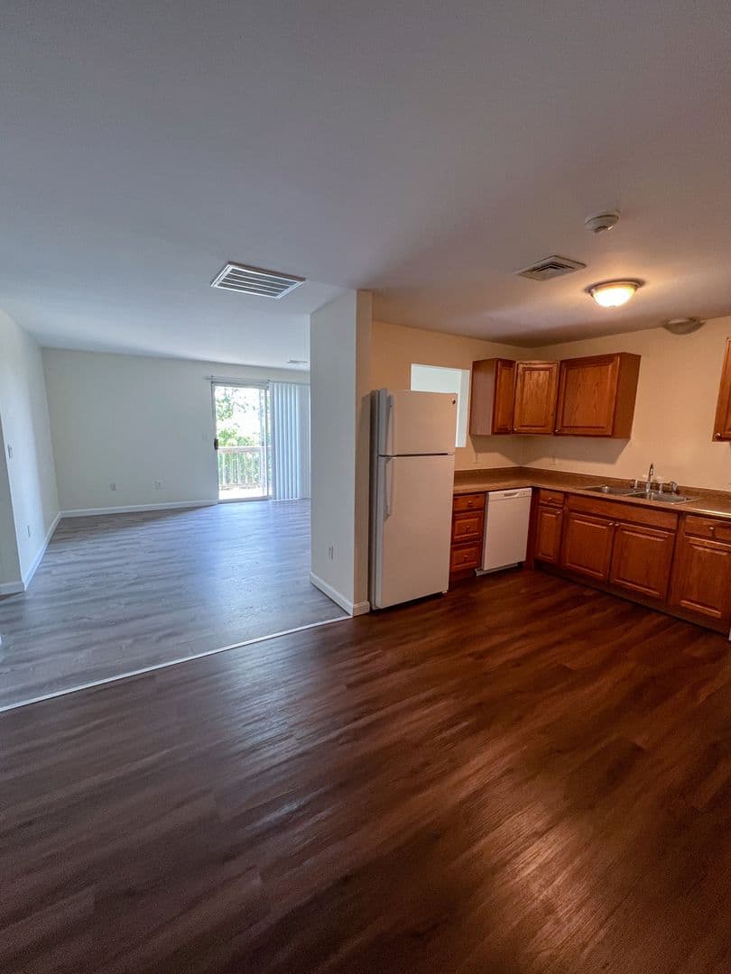 Fall River Apartment: 4000 North Main Street