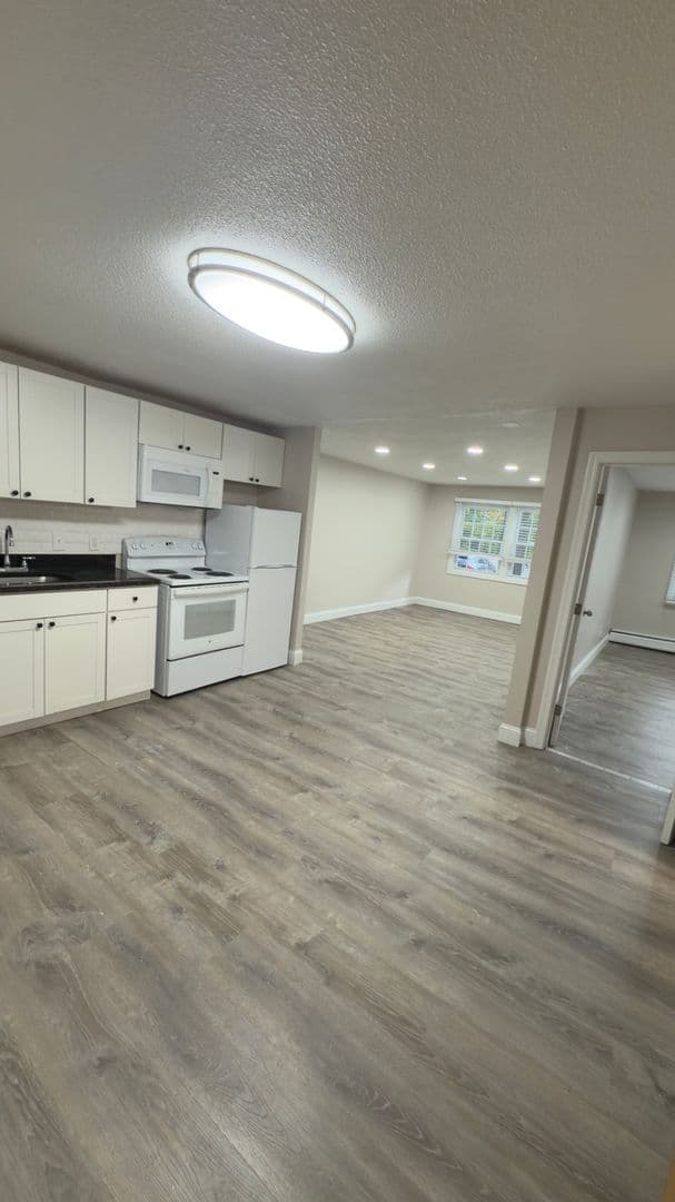 Gardner Apartment: 90 Ridgewood Lane