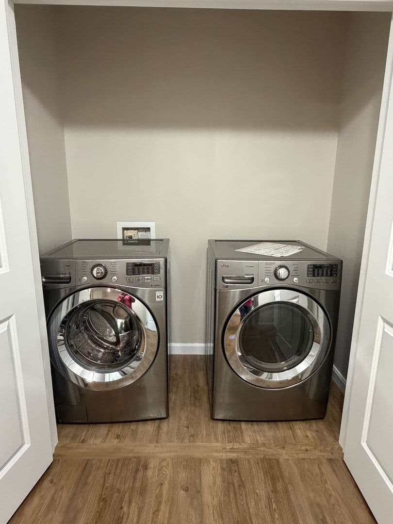 Dartmouth Apartment: 1 Candy Apple Dr.