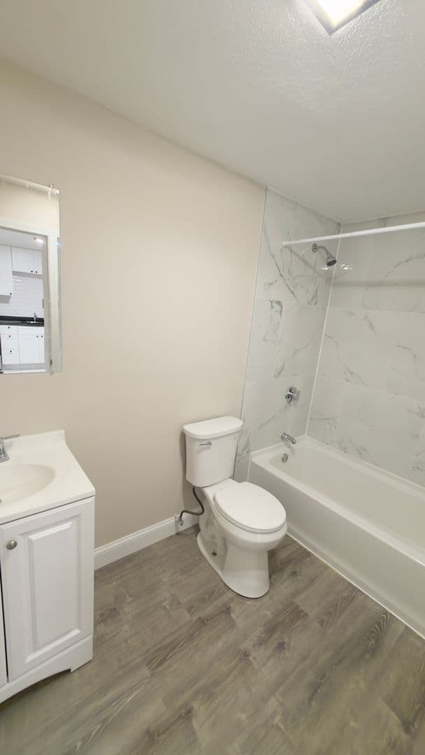 Gardner Apartment: 90 Ridgewood Lane