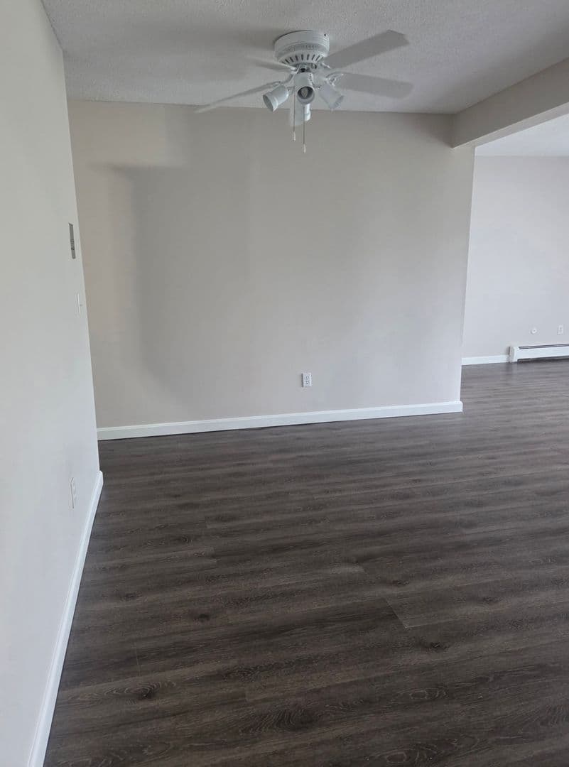 Middletown Apartment: 3 Admiralty Drive