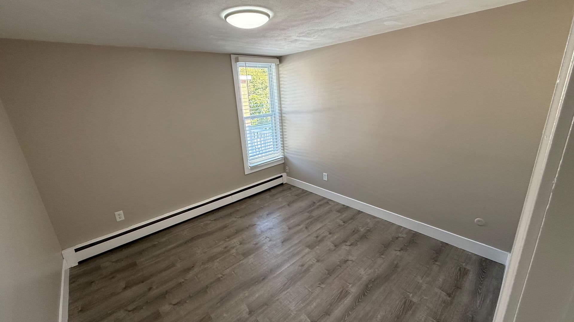 Worcester Apartment: 6 Henry Terrace