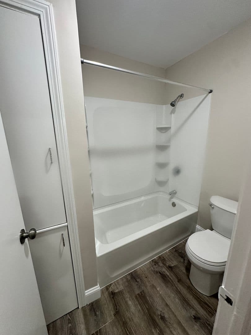 Middletown Apartment: 3 Admiralty Drive