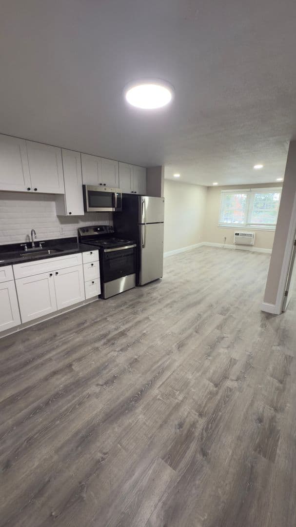 Gardner Apartment: 90 Ridgewood Lane