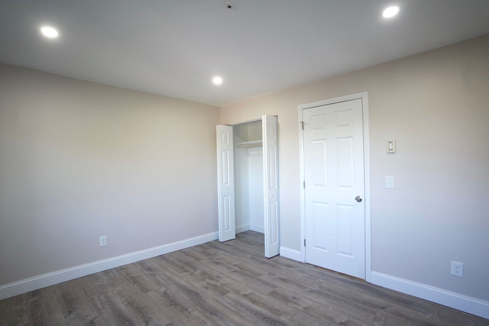 Quincy Apartment: 1020 Southern Artery