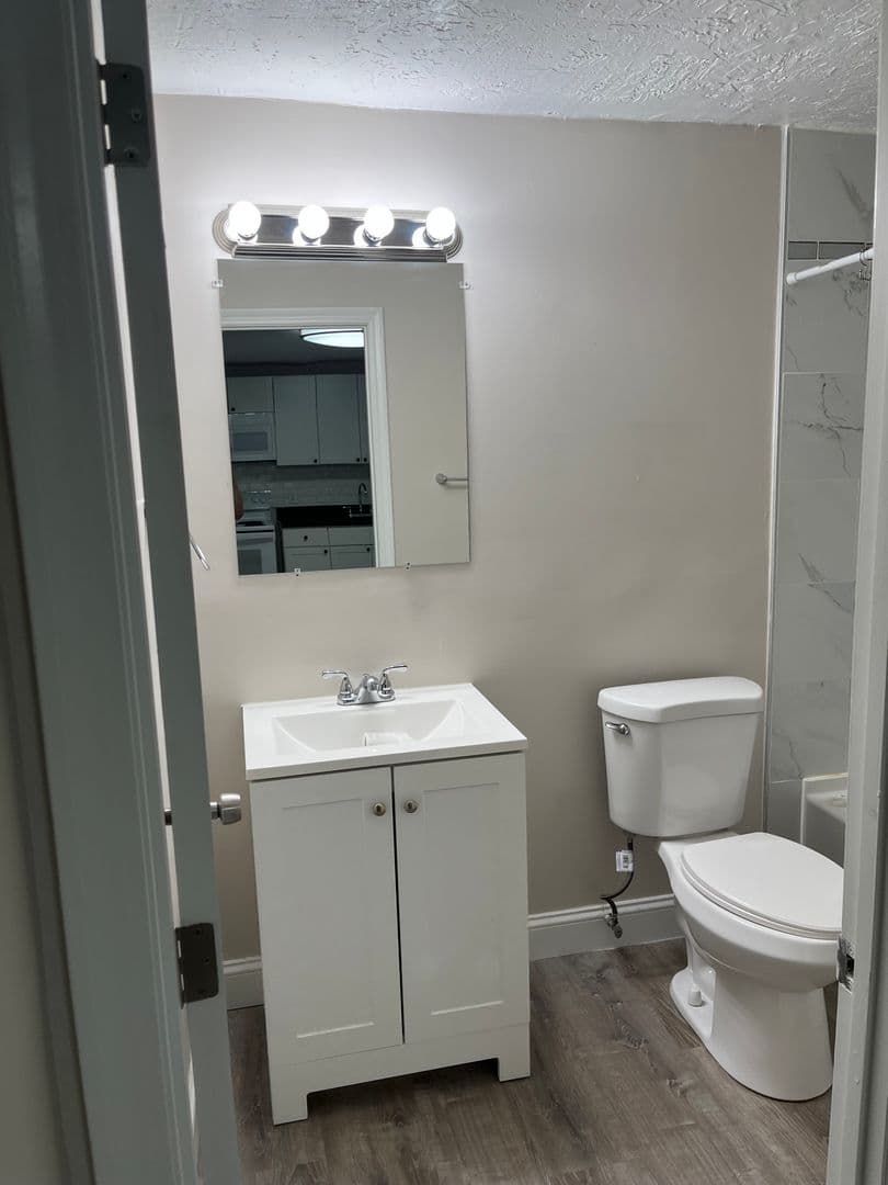 Gardner Apartment: 90 Ridgewood Lane