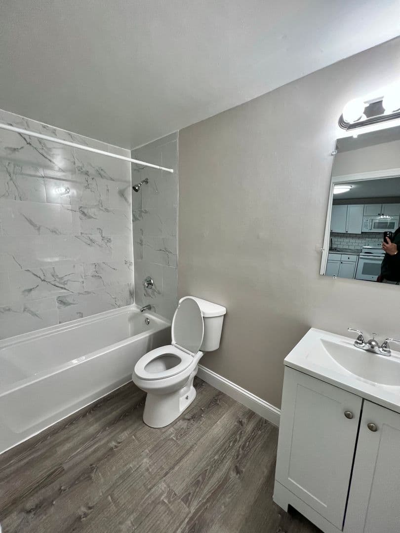 Gardner Apartment: 90 Ridgewood Lane