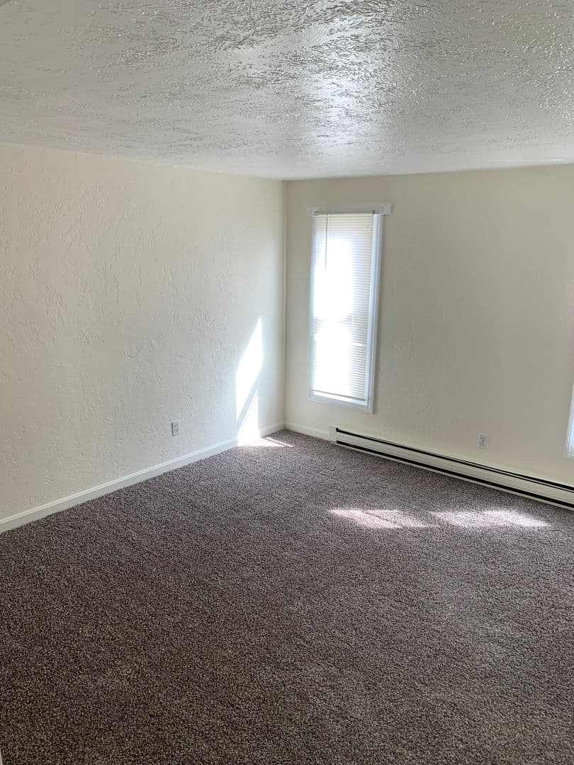 Spencer Apartment: 1 Vista Lane