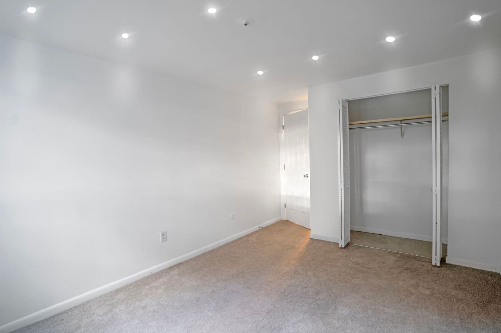 Quincy Apartment: 1020 Southern Artery