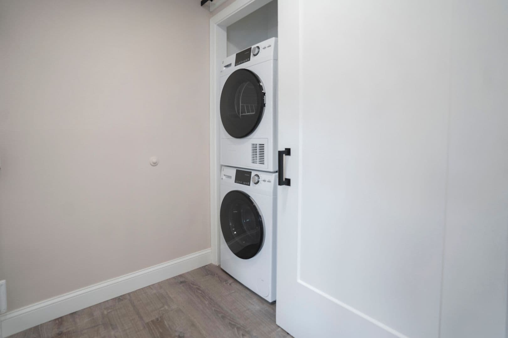 Quincy Apartment: 1020 Southern Artery
