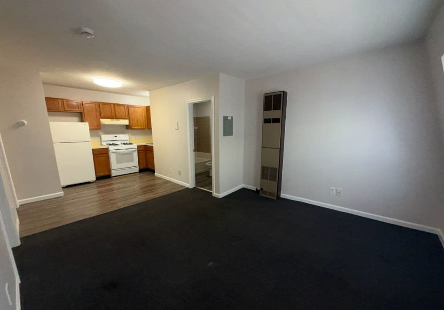 Fall River Apartment: 683-677-669-665-663-655 -631- 543 - 569 - 545 Middle Street