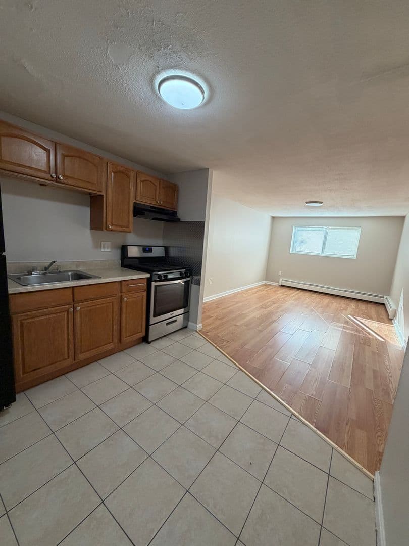Lowell Apartment: 134-140-148 Willard Street