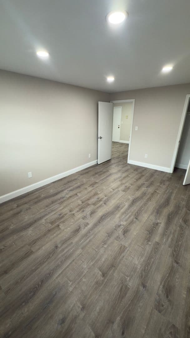 Gardner Apartment: 90 Ridgewood Lane