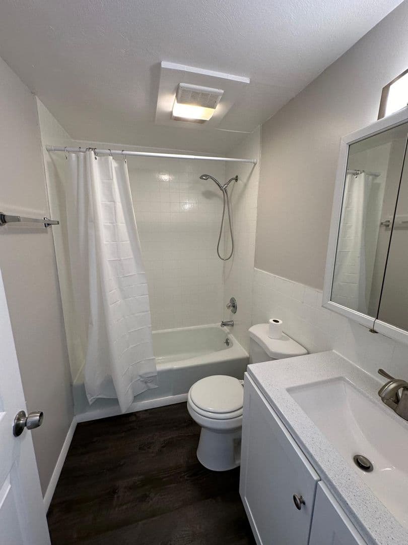 Leicester Apartment: 5 Town Beach Road