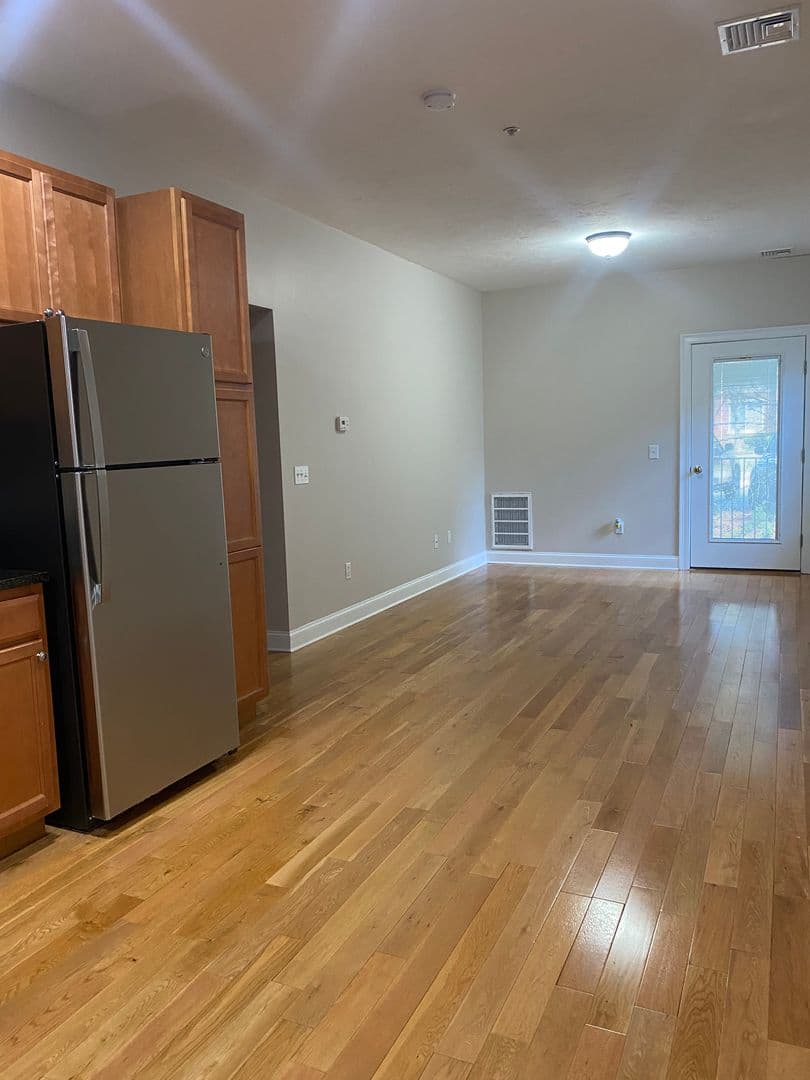 Fall River Apartment: 4801 North Main street