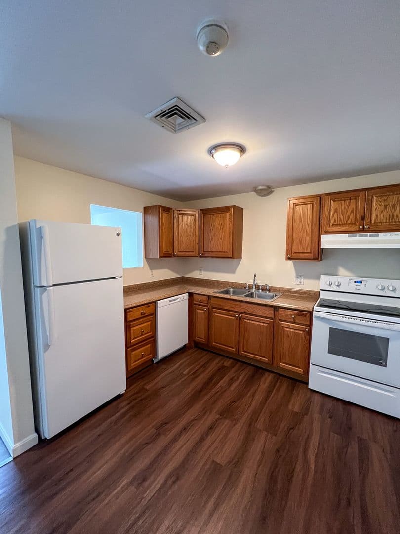 Fall River Apartment: 4000 North Main Street
