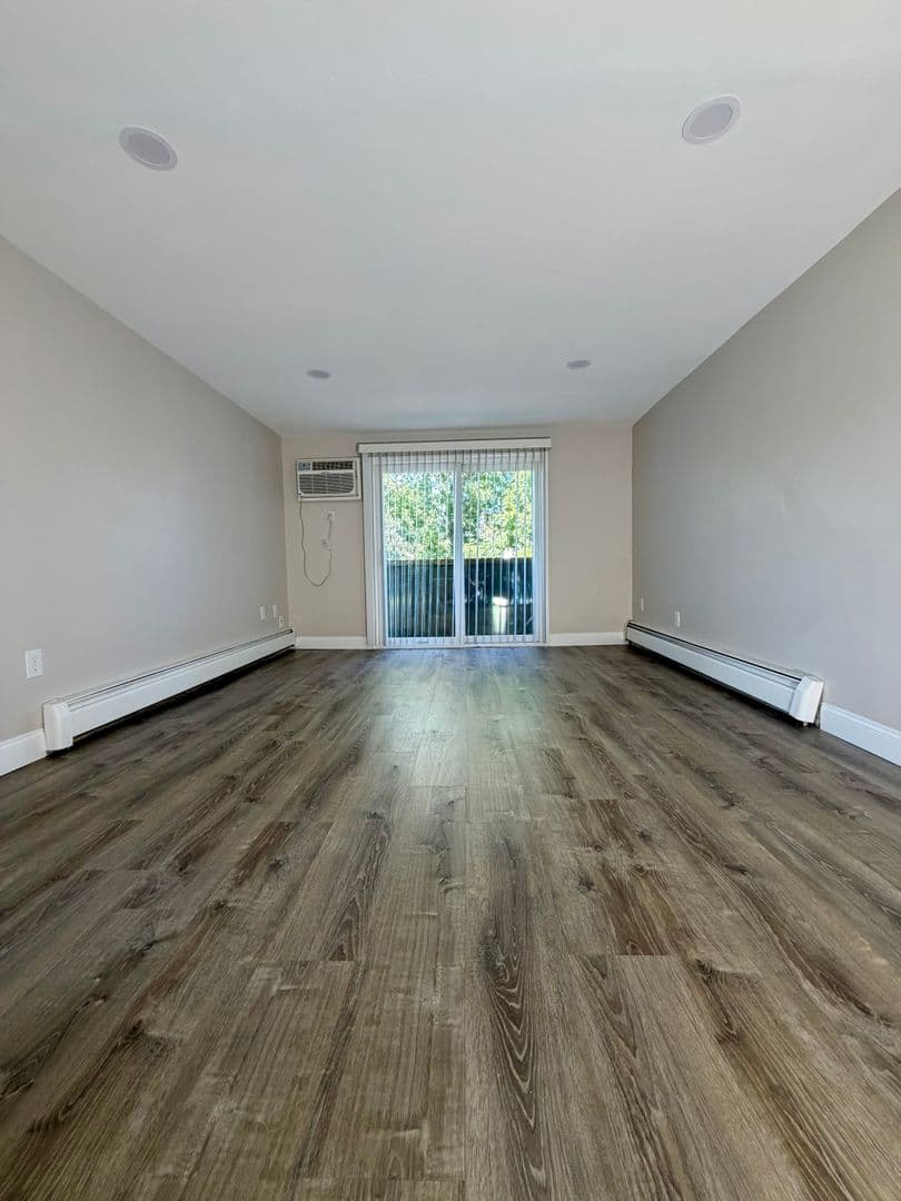 Lowell Apartment: 169 Aiken Avenue