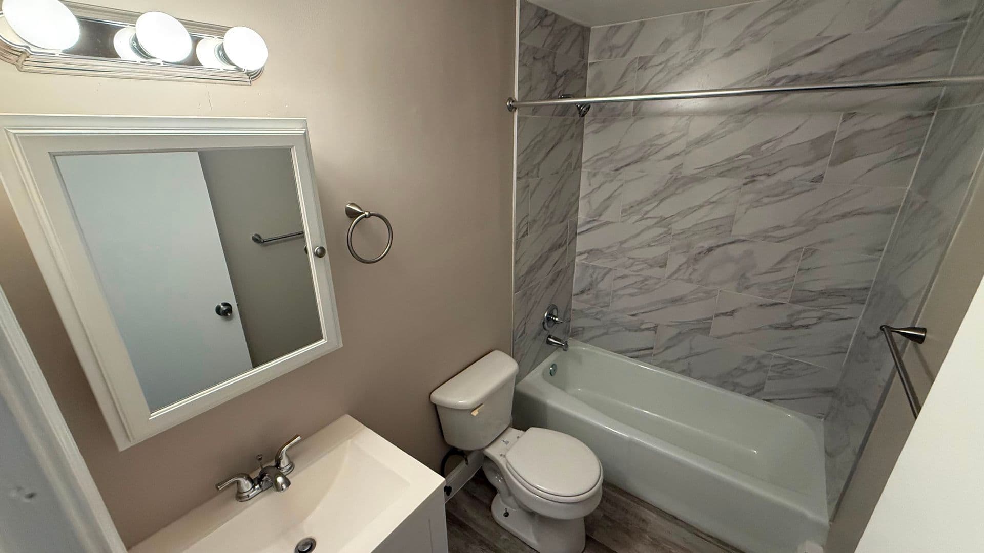 Worcester Apartment: 3 Henry Terrace