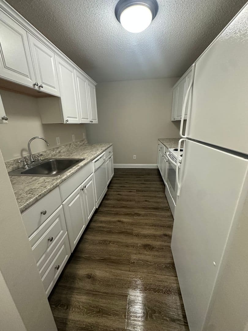 Middletown Apartment: 3 Admiralty Drive