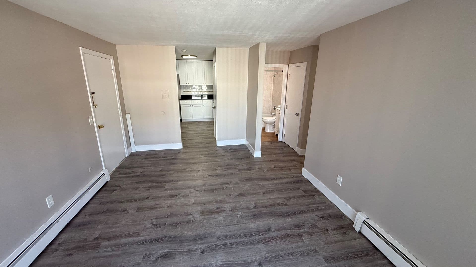 Worcester Apartment: 6 Henry Terrace