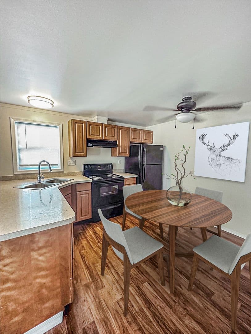 Cambridge Apartment: 1384 Cambridge Beltway