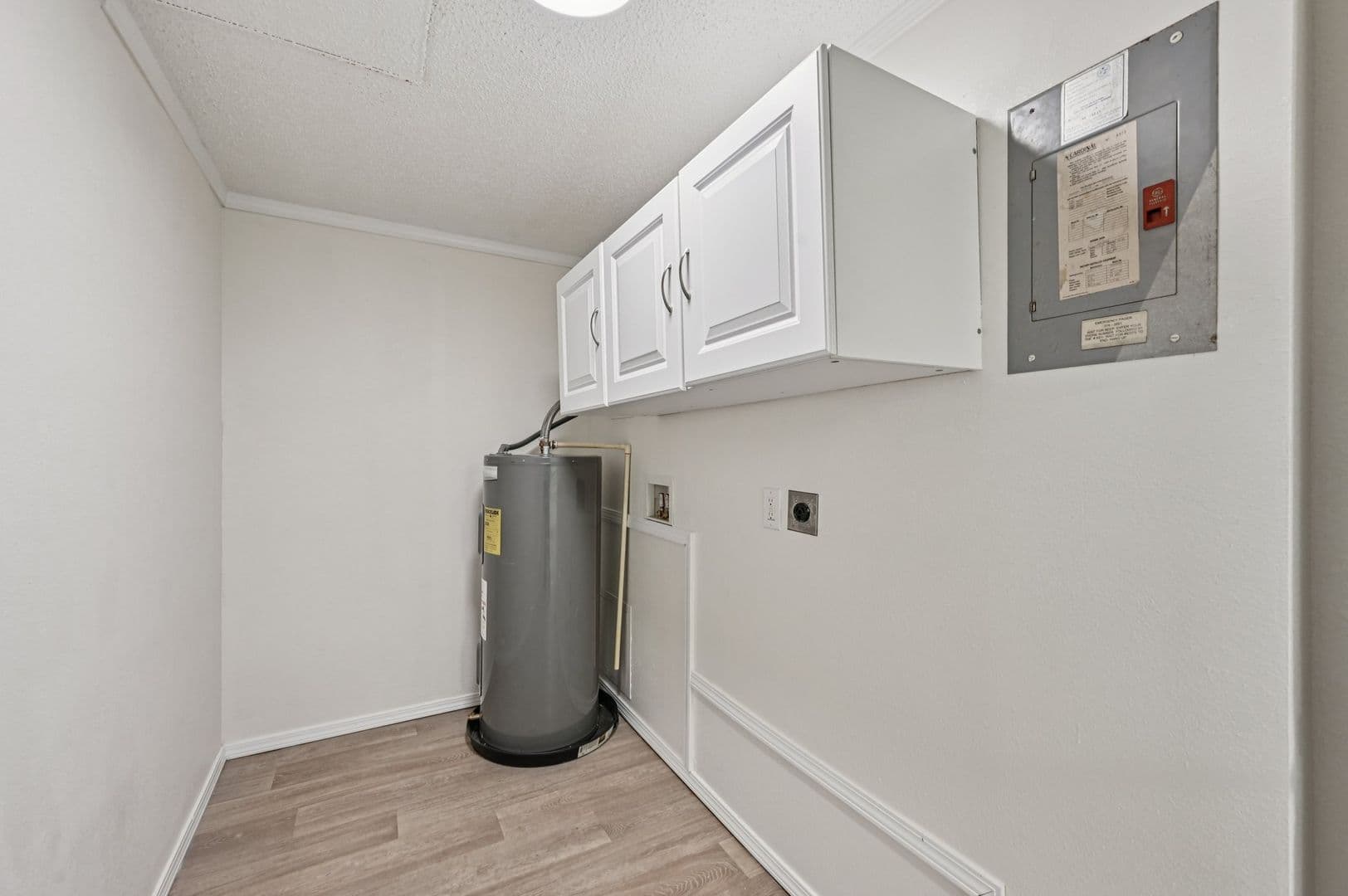 Venice Apartment: 1020 Capri Isles Boulevard