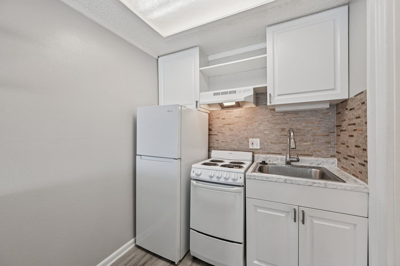 Venice Apartment: 1020 Capri Isles Boulevard