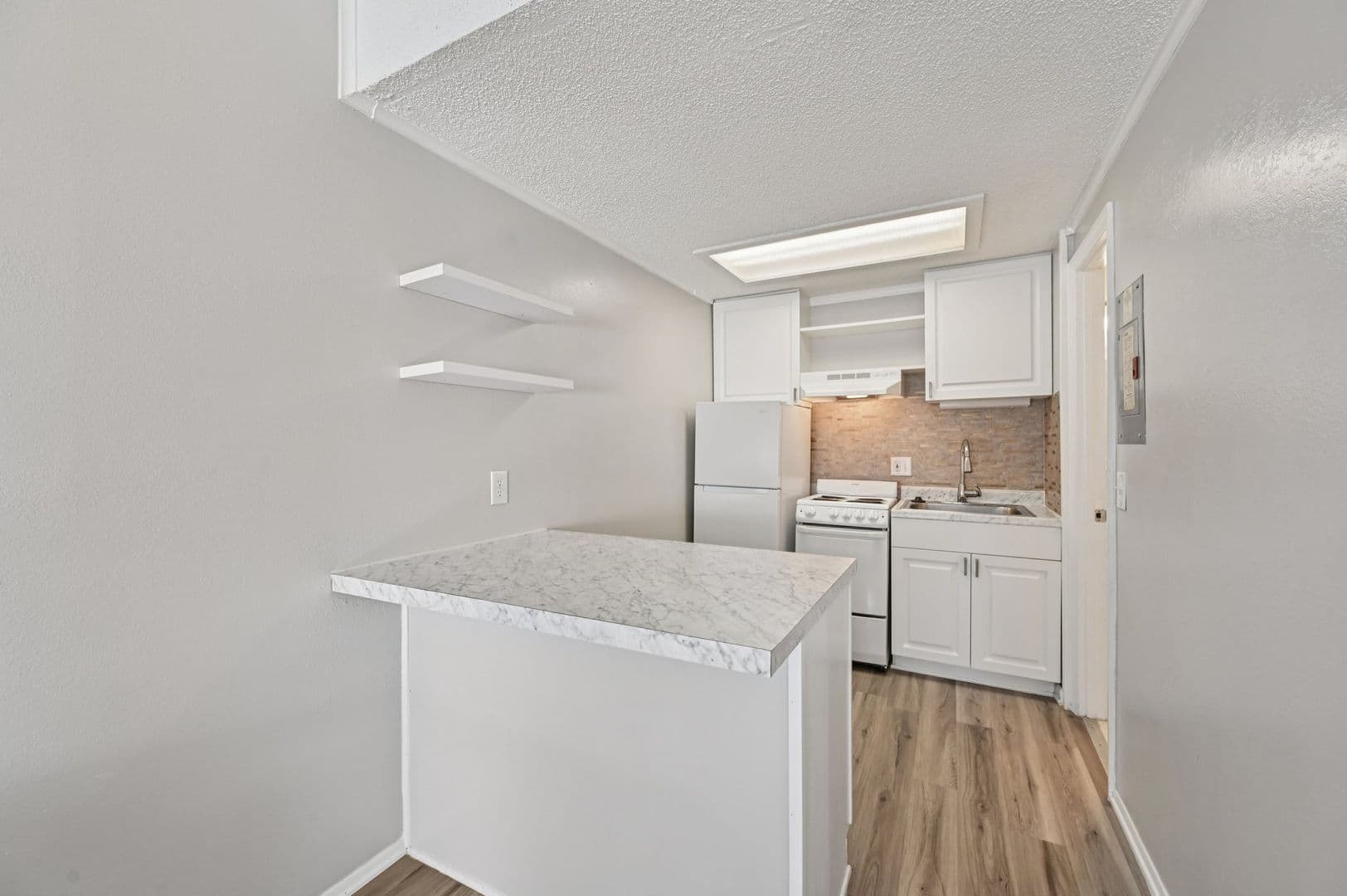 Venice Apartment: 1020 Capri Isles Boulevard