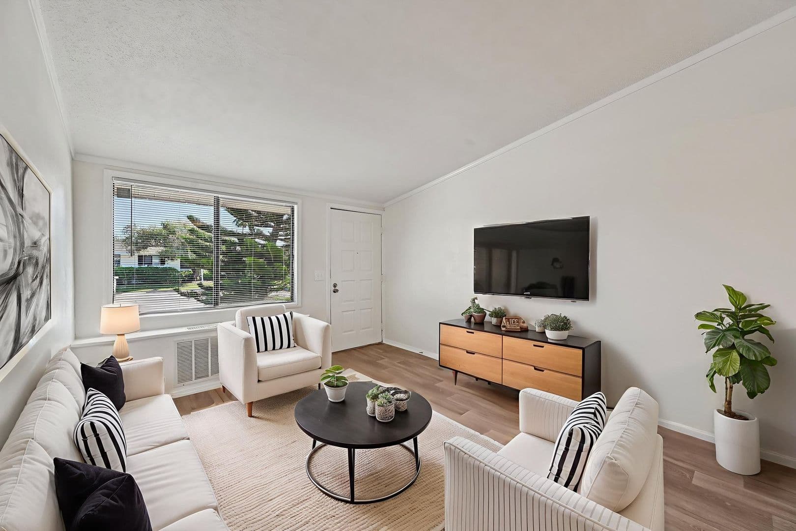 Venice Apartment: 1020 Capri Isles Boulevard