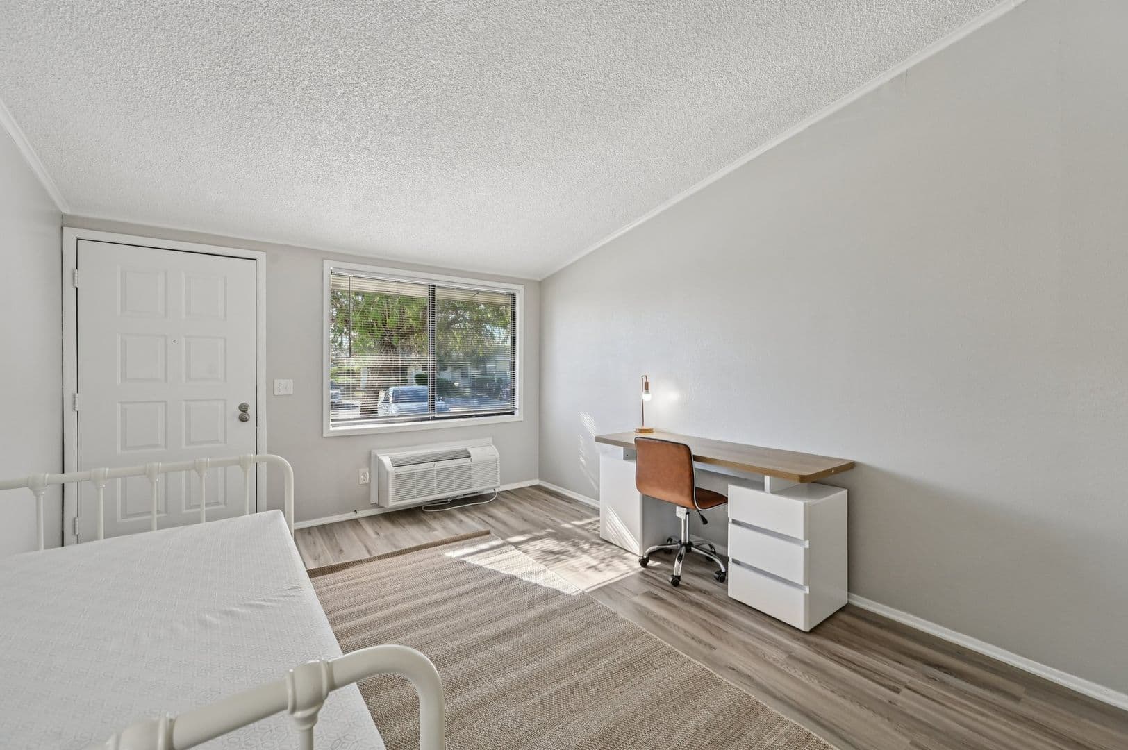 Venice Apartment: 1020 Capri Isles Boulevard