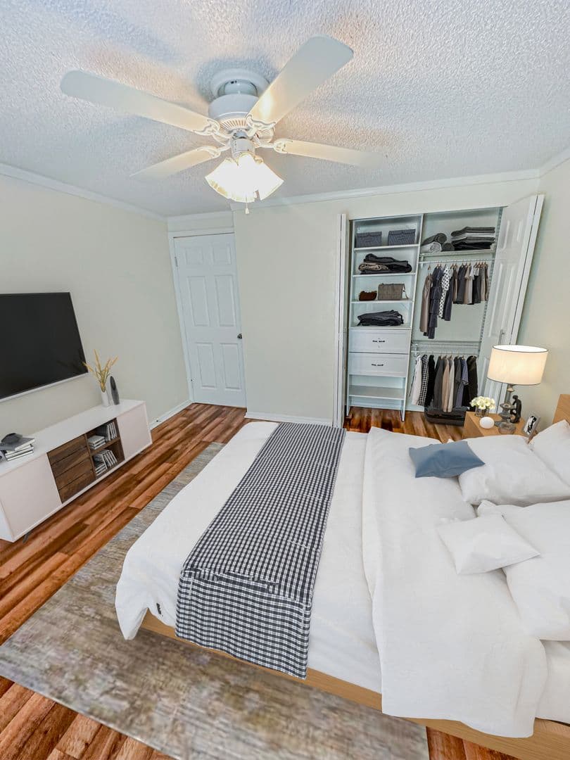Fort Gratiot Apartment: 3108 Keewahdin road
