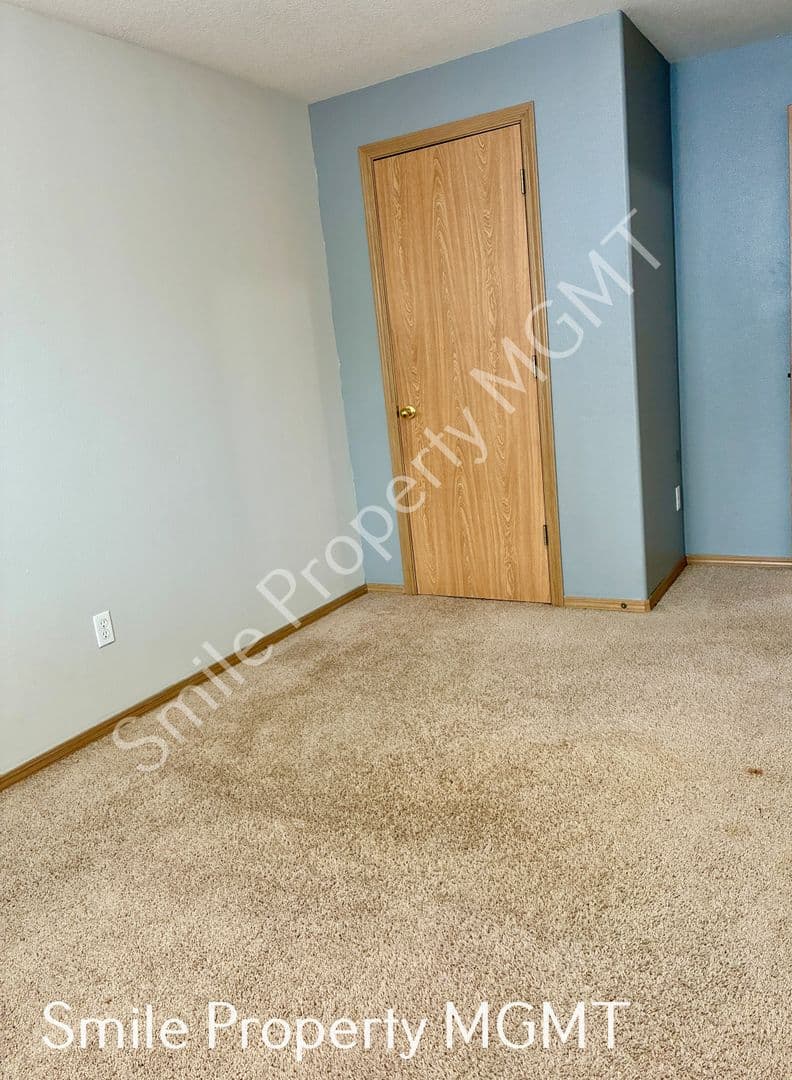 Portland House: 3308 Southeast 89th Avenue