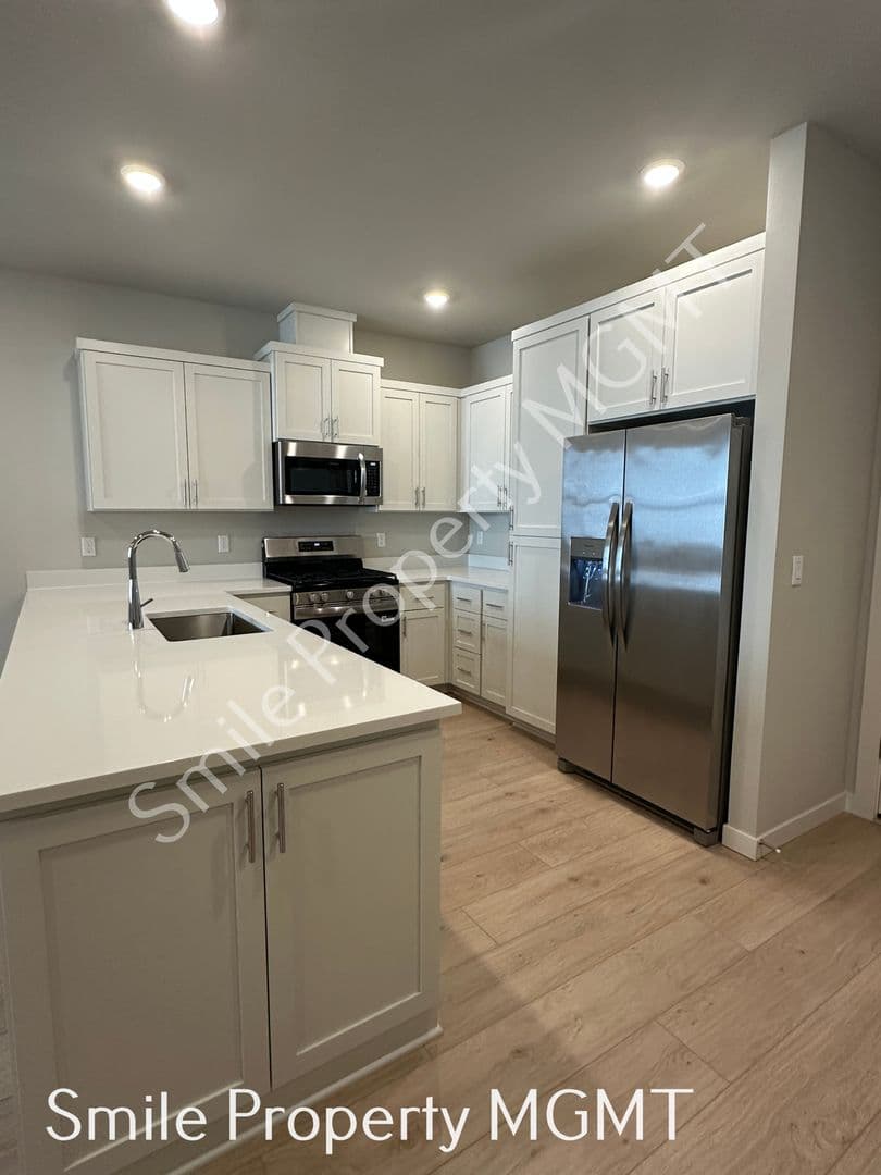 Tigard House: 16684 SW Darling Ln