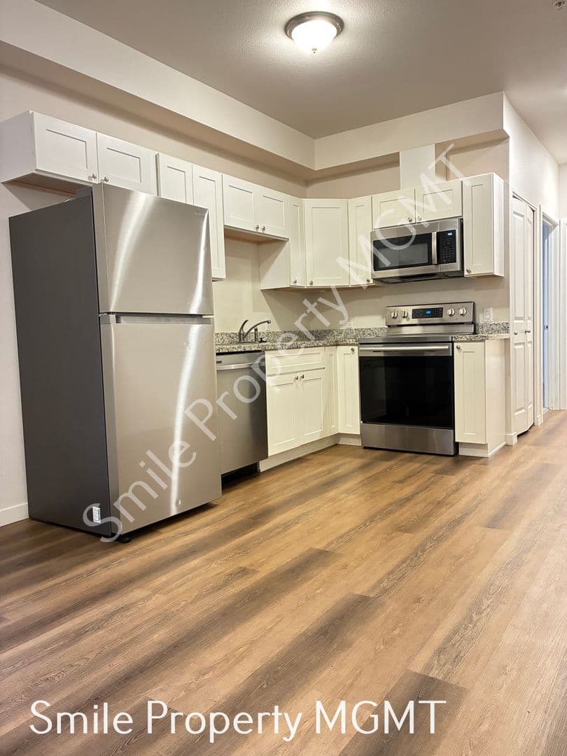 Portland Apartment: 6940 Southeast Long Street