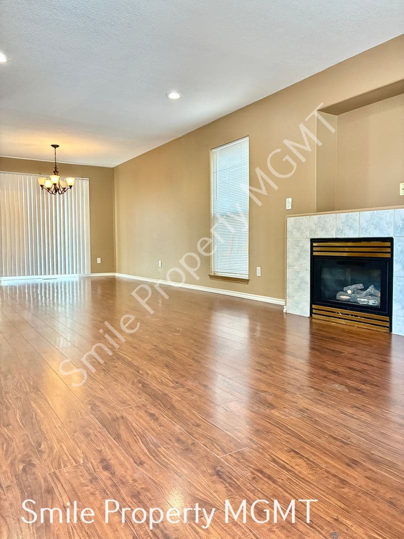 Portland House: 3308 Southeast 89th Avenue