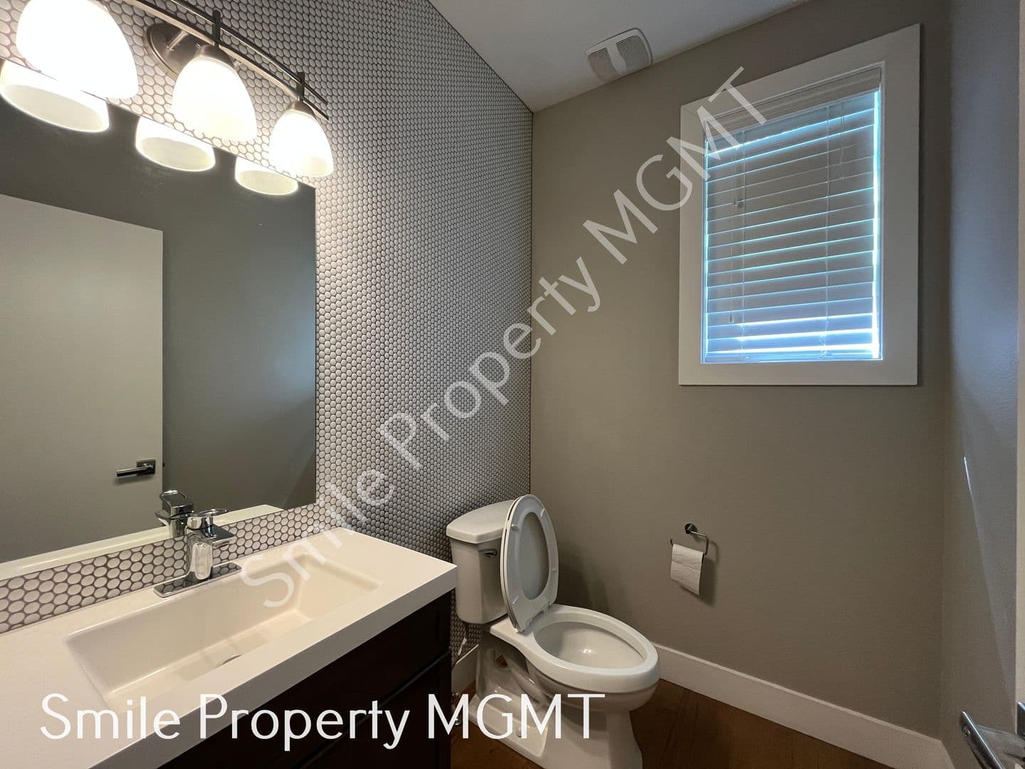 Portland Apartment: 2416 Southeast Morrison Street