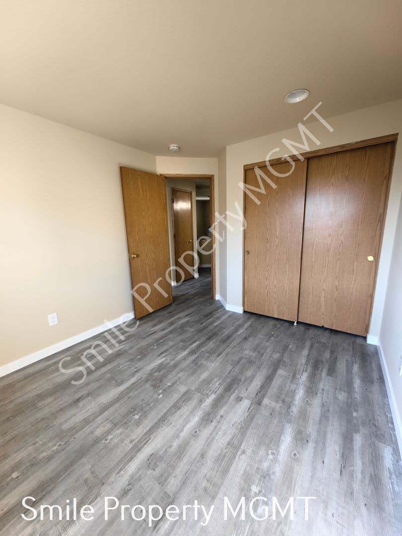 Portland House: 12616 Southeast Taggart Street