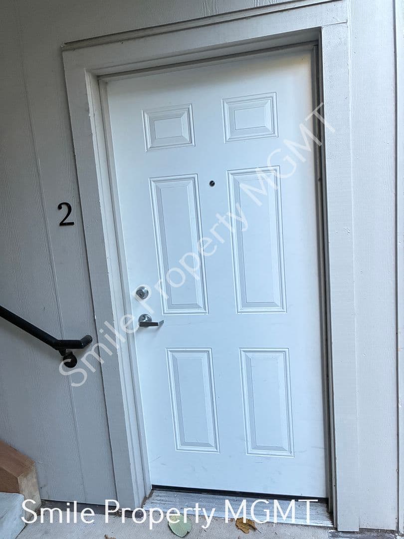 Portland Apartment: 6940 Southeast Long Street