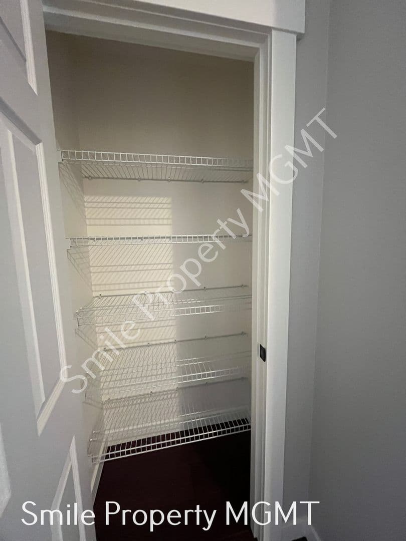 Hillsboro House: 4524 SE Oakhurst Street