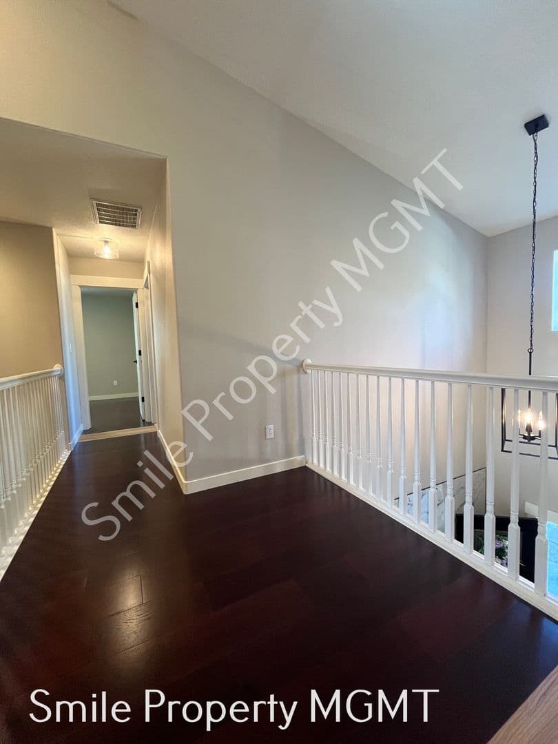 Hillsboro House: 4524 SE Oakhurst Street