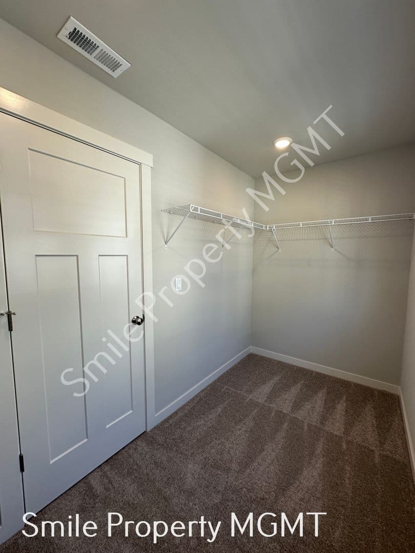 Tigard House: 16684 SW Darling Ln