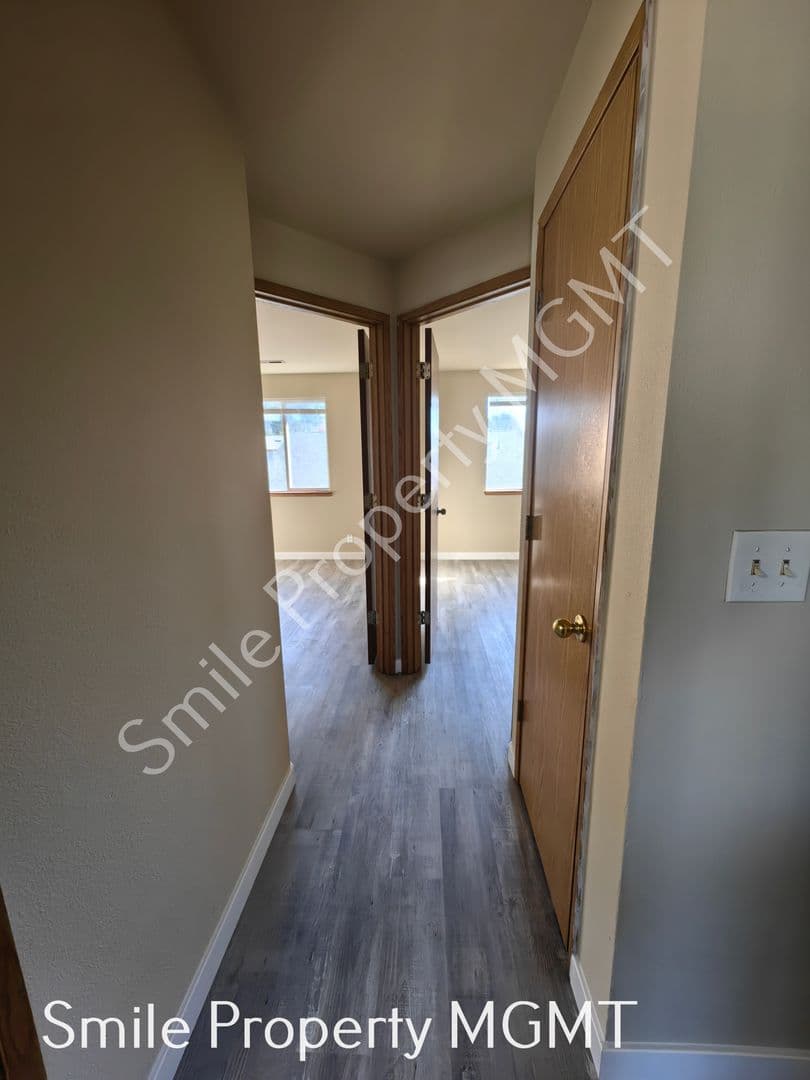 Portland House: 12616 Southeast Taggart Street