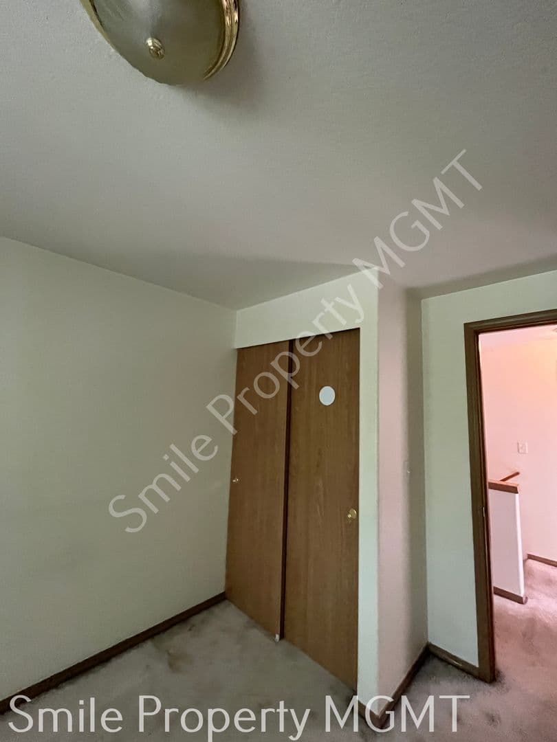 Portland House: 6426 Southeast 144th Lane